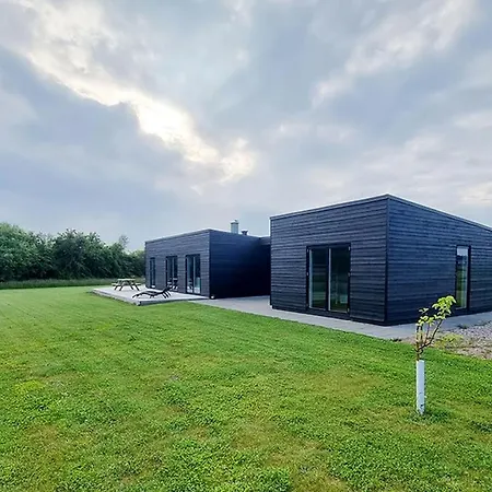 Opdelt I To Huse Prázdninový dům